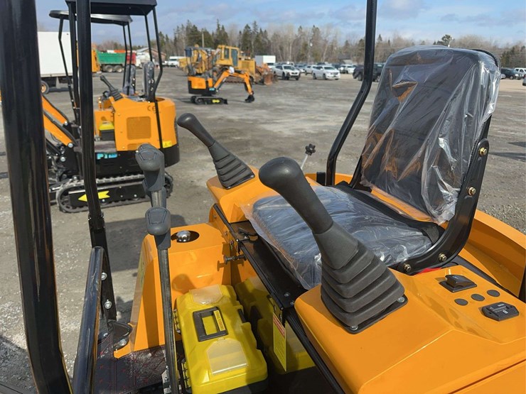 2026-future-ft15-mini-excavator-image-12