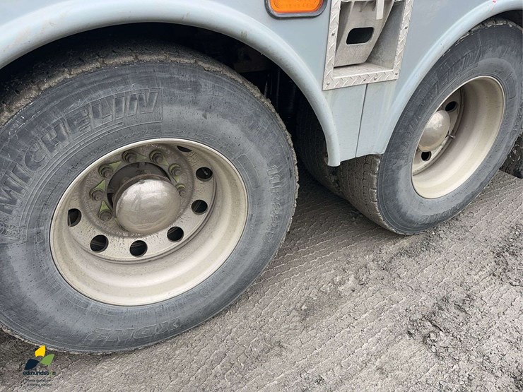 2006-international-7400-image-11