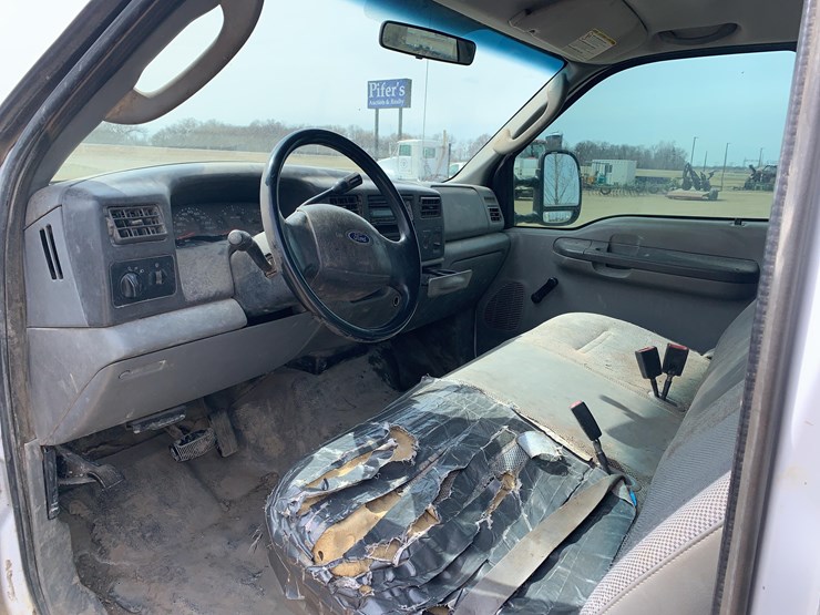 2004-ford-f350-image-9