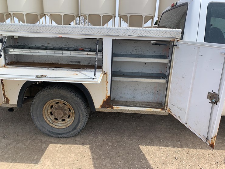 2004-ford-f350-image-25