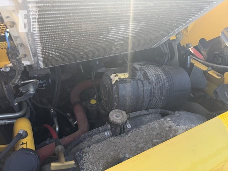 2018-new-holland-l220-image-19