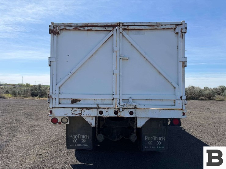 1979-ford-800-image-4