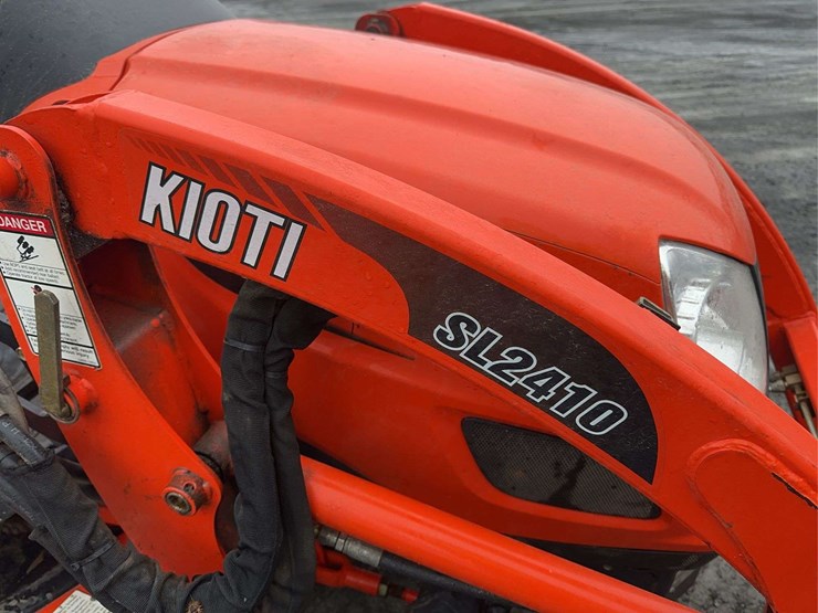 2019-kioti-cs2210-image-15