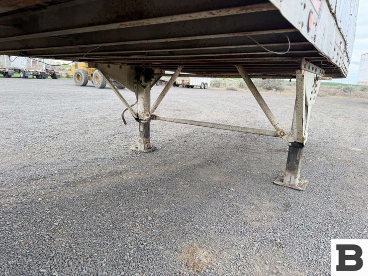 1984-fruehauf-open-top-image-31