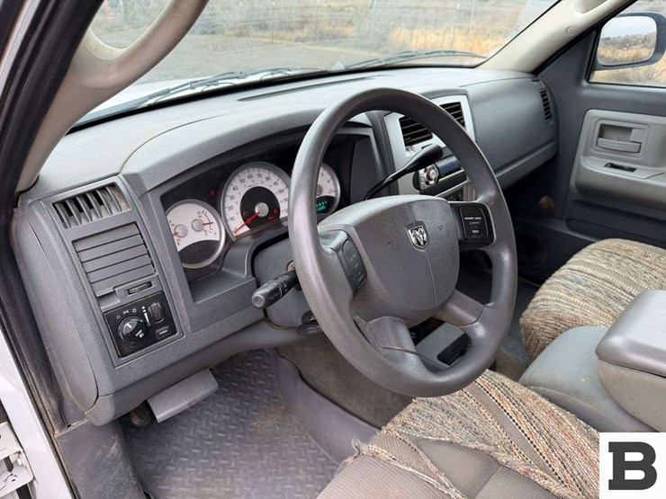 2005-dodge-dakota-image-25