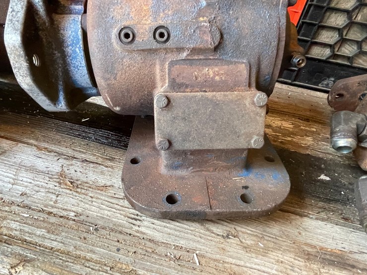#10430-•-big-direct-mount-hydraulic-pump-image-5