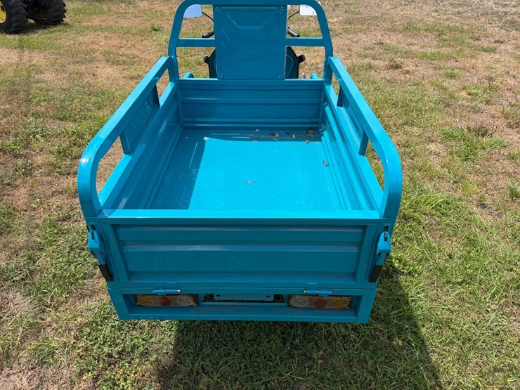 #586-•-#585-•-electric-tricycle-with-dump-bed-image-6