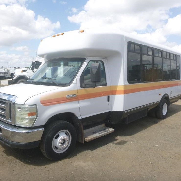 2008 FORD E450
