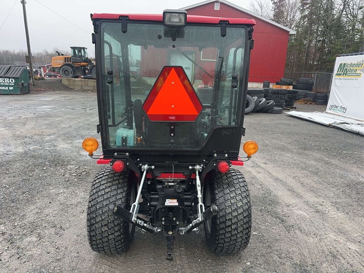 2023-mahindra-emax-25l-image-6