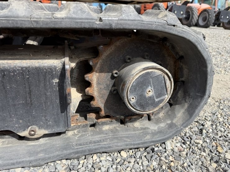 2017-caterpillar-301.7d-image-24