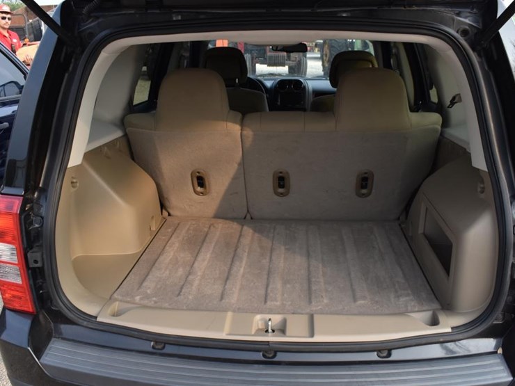 2016-jeep-patriot-image-11