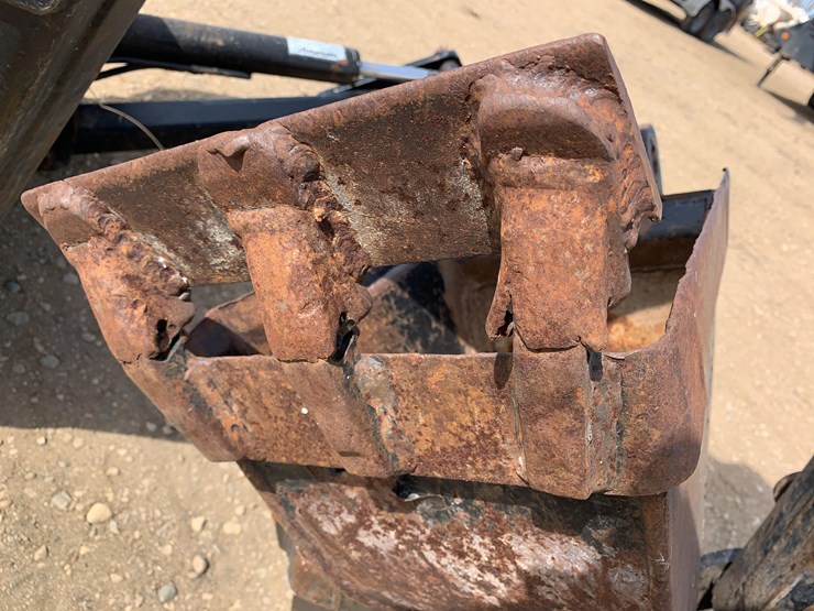 bradco-408w-skid-steer-backhoe-attachment-image-17