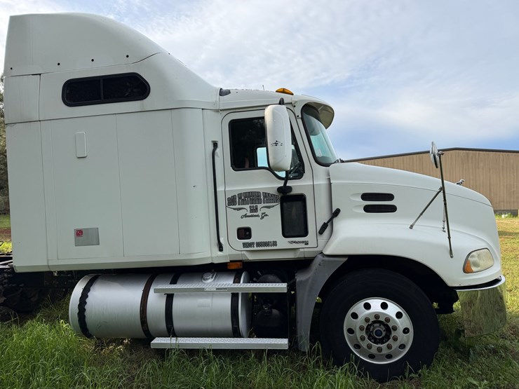 #502-•-#502-•-2005-mack-cxn613-truck---2005-mack-road-tractor-w/-sleeper-image-7