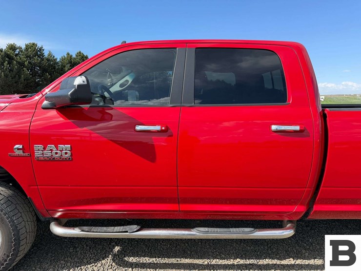 2016-dodge-2500-image-12