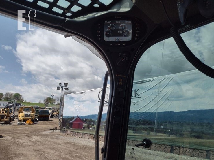 2013-bobcat-t770-image-8