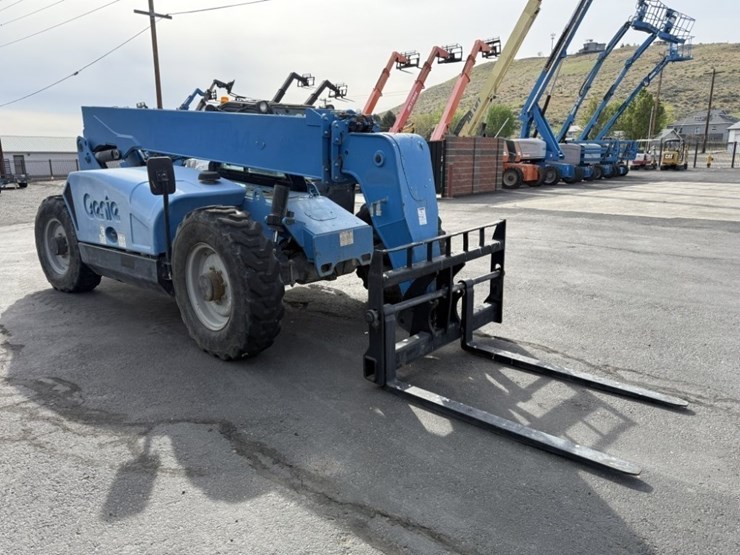 2014-genie-gth844-image-2