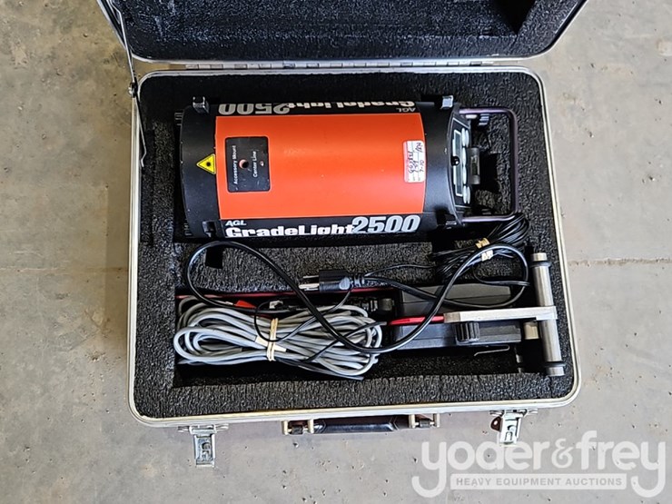 agl-grade-light-gl2500-pipe-laser-image-6