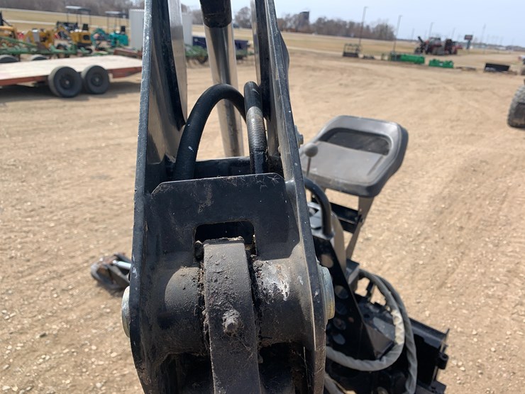 bradco-408w-skid-steer-backhoe-attachment-image-21