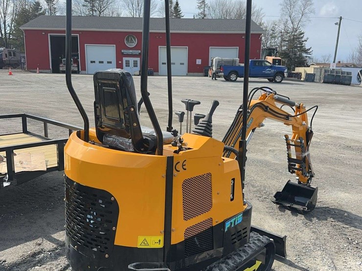 2026-future-ft15-mini-excavator-image-5