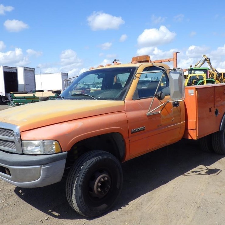2001 DODGE 3500