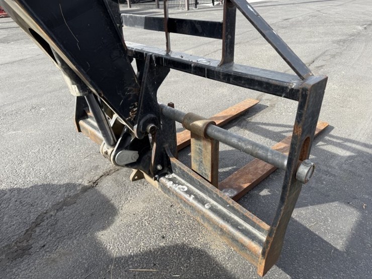 2015-jlg-g9-43a-image-27