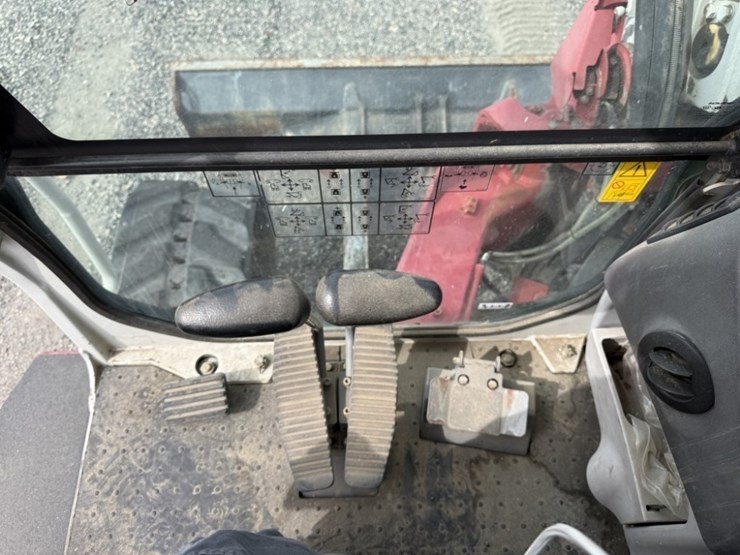 2016-takeuchi-tb280fr-image-49