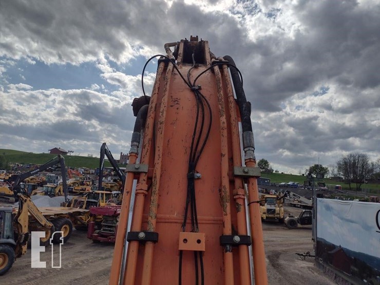hitachi-zx350lc-6n-image-46