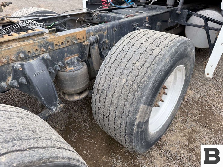 2018-freightliner-cascadia-125-image-34