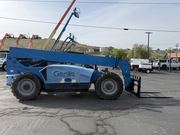 2014-genie-gth844-image-3