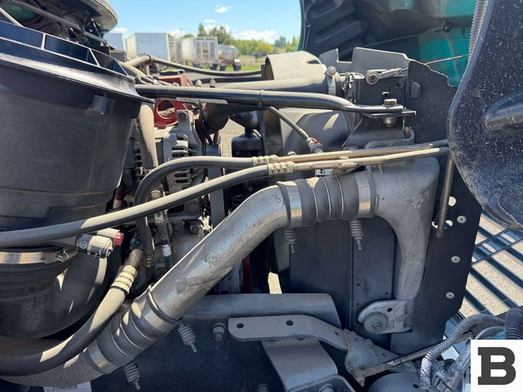 2009-freightliner-m2-box-van-truck-image-53