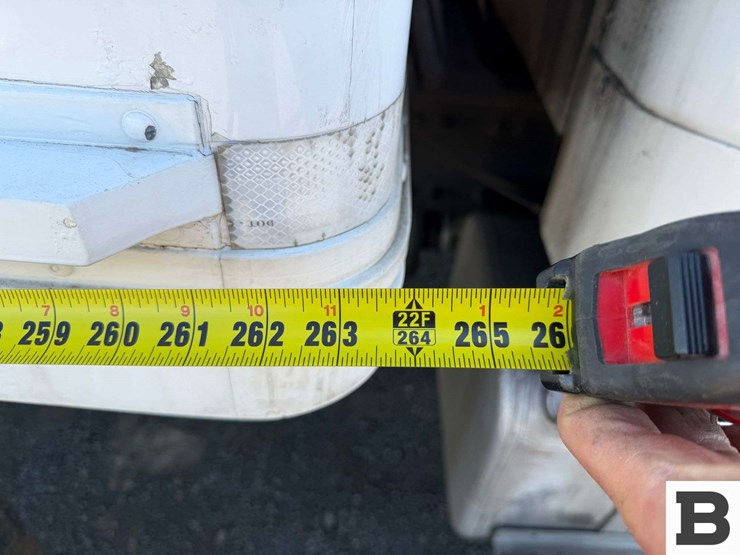 2009-freightliner-m2-box-van-truck-image-43