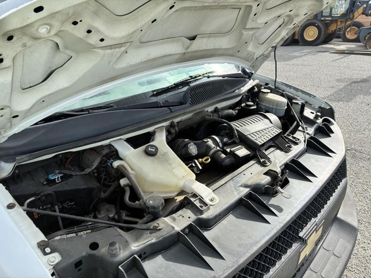 2012-chevrolet-express-2500-image-7