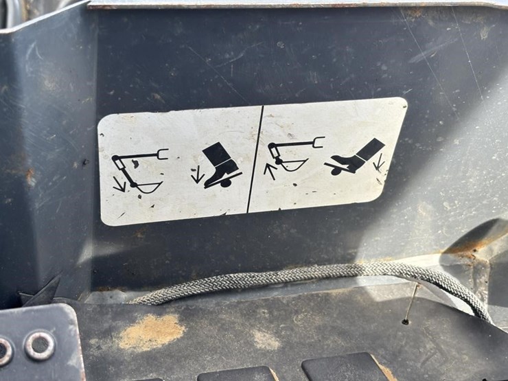 2019-deere-310l-ep-image-43