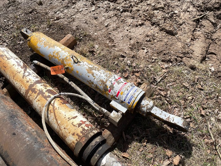 #10424-•-single-stage-hydraulic-cylinder-image-1