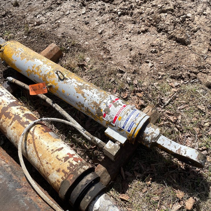 #10424 • Single Stage Hydraulic Cylinder
