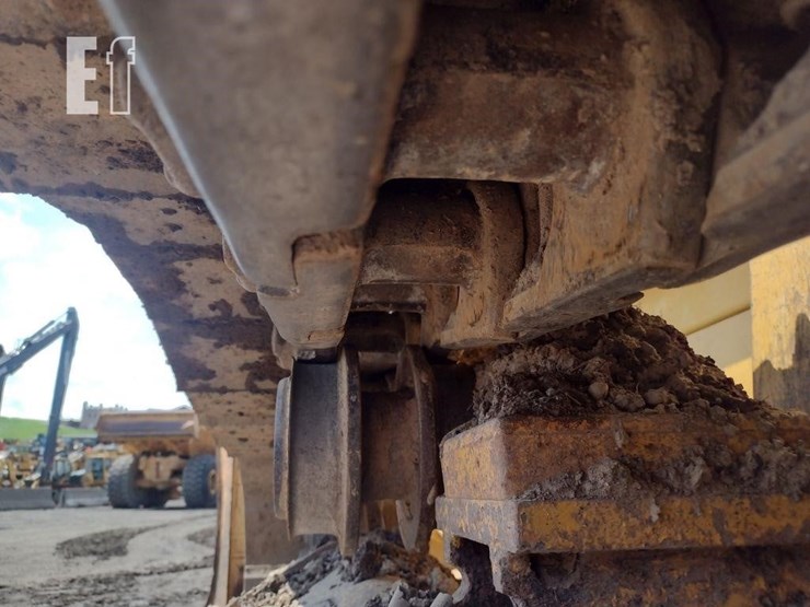 2008-deere-750j-lt-image-15