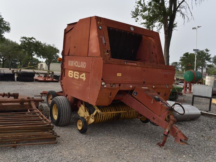 new-holland-664-image-1