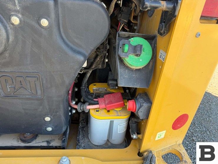 2017-caterpillar-299d2-image-31