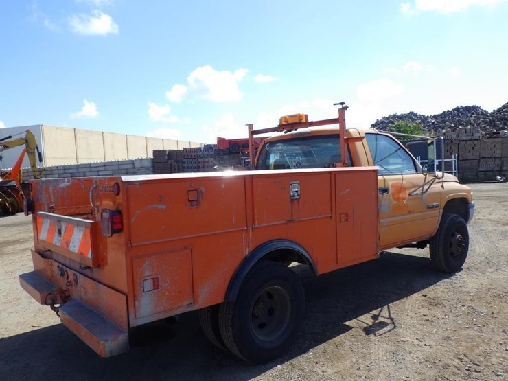 2001-dodge-3500-image-3