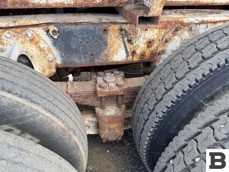 1977-international-fertilizer-truck-image-36