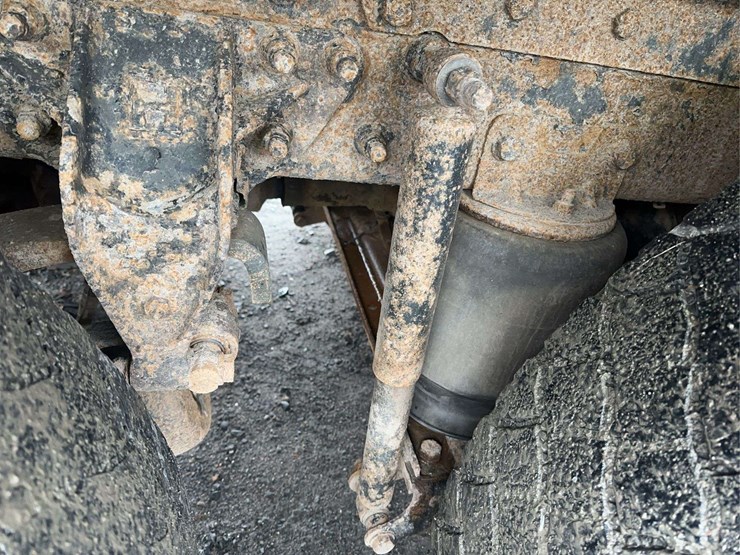 1998-mack-ch613-image-17