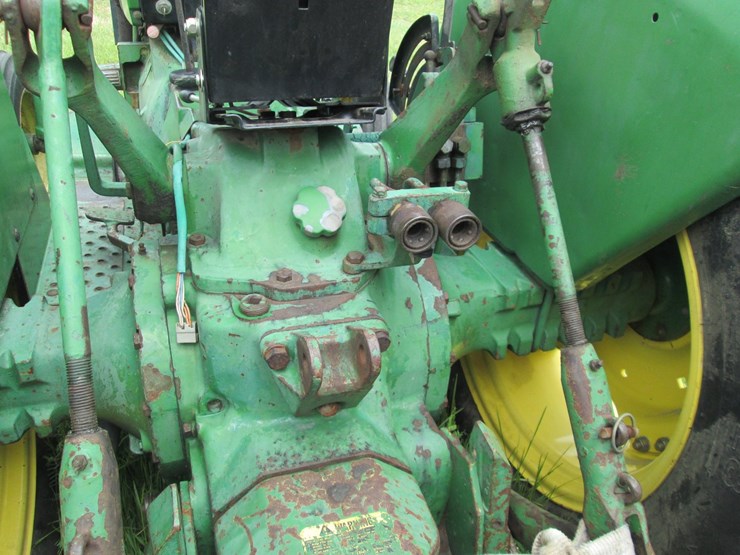1976-john-deere-2040-image-9