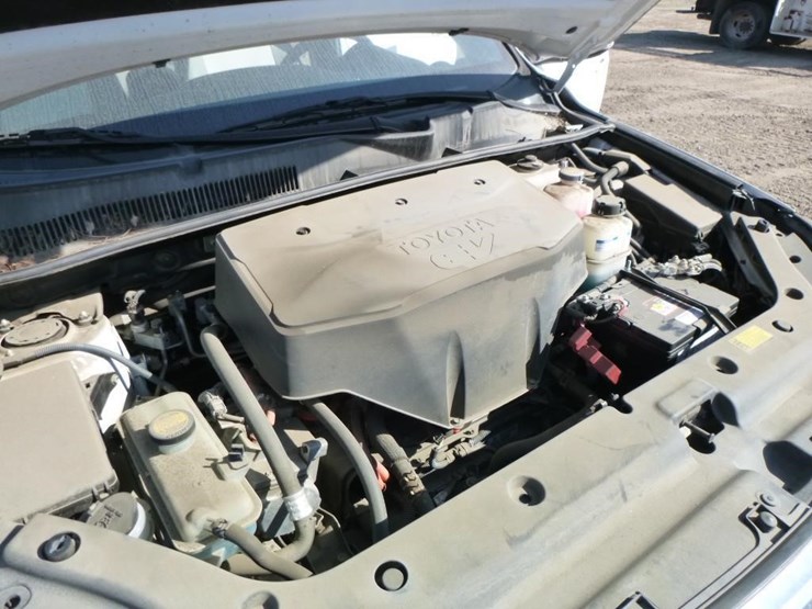 2014-toyota-rav4-image-27