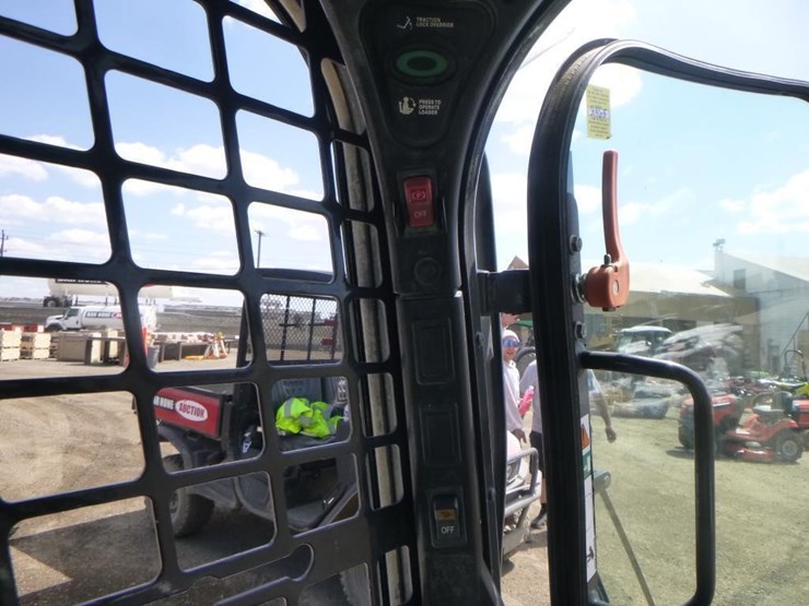 2019-bobcat-t770-image-25