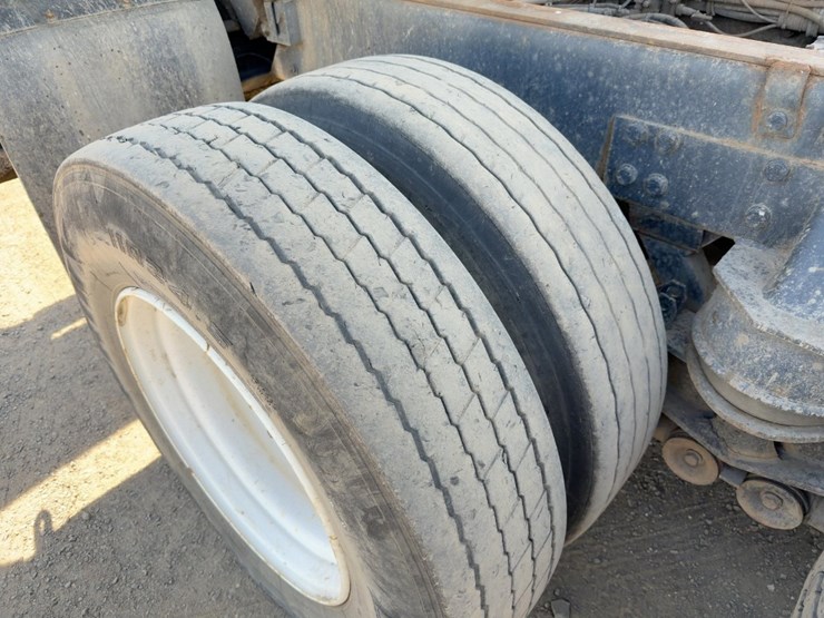 2002-kenworth-t800-image-24