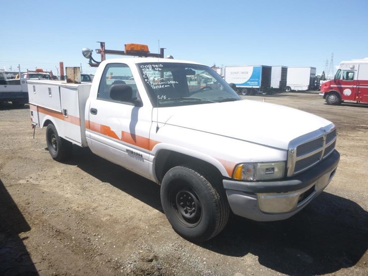 2002-dodge-ram-2500-image-2