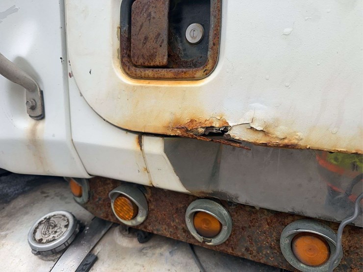 1998-mack-ch613-image-14