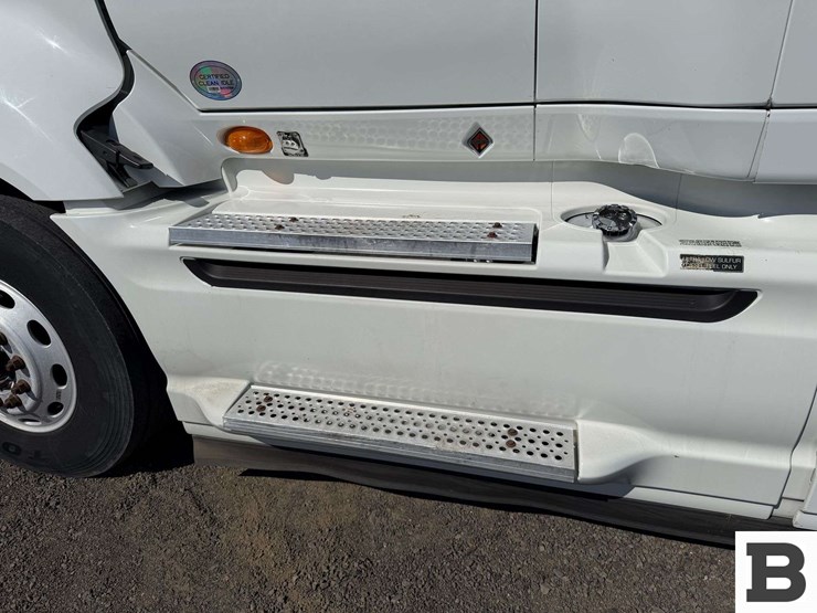 2012-international-prostar-image-12