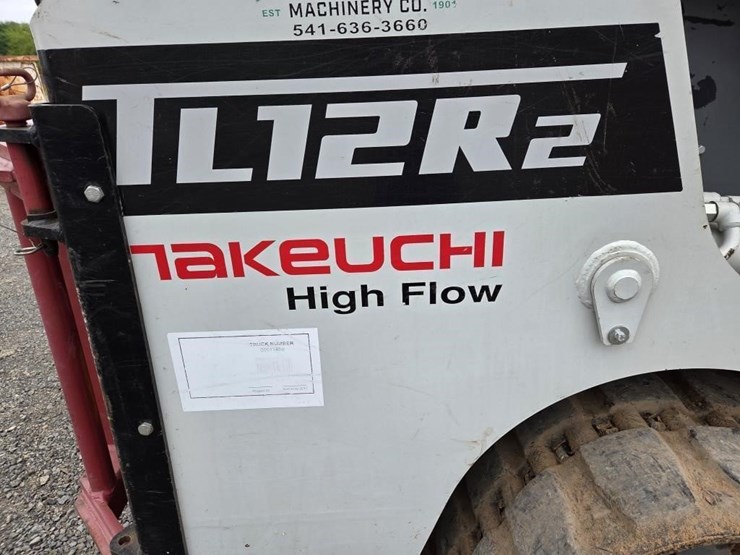 2022-takeuchi-tl12-image-30