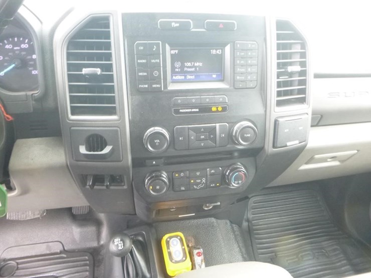 2018-ford-f550-image-17